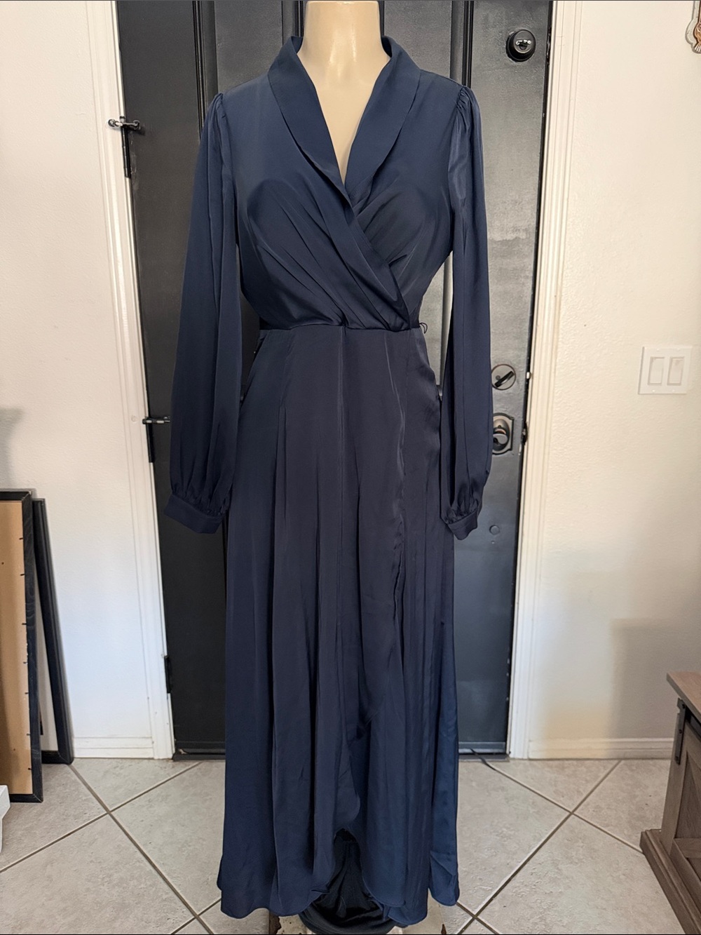 Vici size M satin gown navy blue
